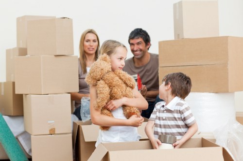 Features of premium moving truck storage providers